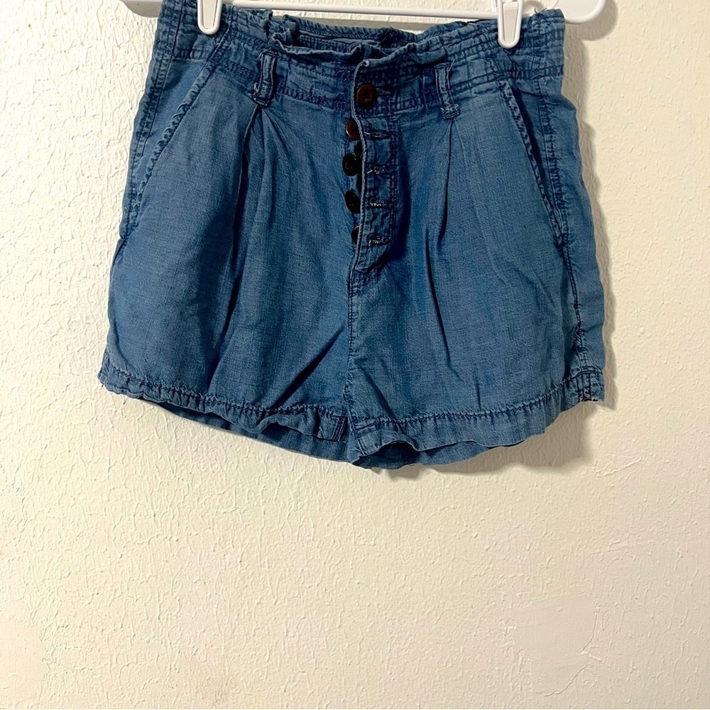 American Eagle Women’s Size 6 Chambray Shorts Denim Vintage Hi Rise Button Fly